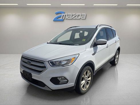 Used 2018 Ford Escape SE image 1