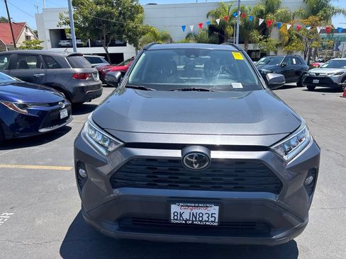 Used 2019 Toyota RAV4 XLE FWD image 10
