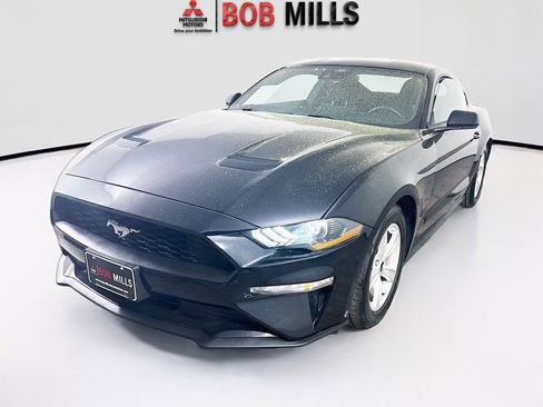 Used 2021 Ford Mustang Coupe image 3