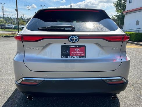 Certified 2023 Toyota Venza XLE AWD/4WD image 6