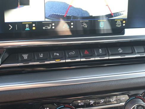Used 2025 Chevrolet Silverado 2500 High Country w/ Technology Package AWD/4WD image 25