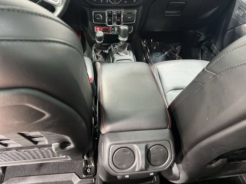 Used 2022 Jeep Wrangler Unlimited Rubicon w/ Steel Bumper Group AWD/4WD image 20