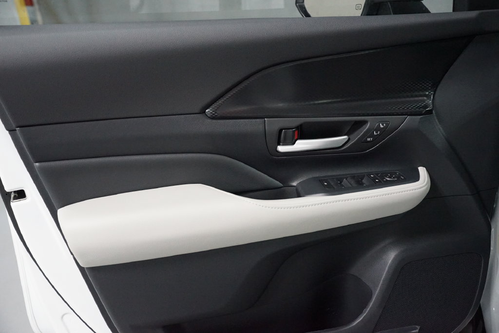New 2026 Toyota Grand Highlander AWD Hybrid image 32