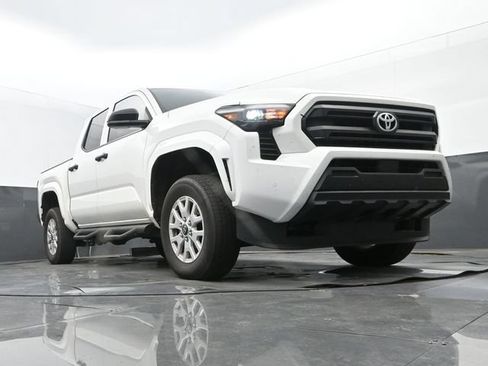 Used 2026 Toyota Tacoma SR w/ SR Upgrade Package AWD/4WD image 23