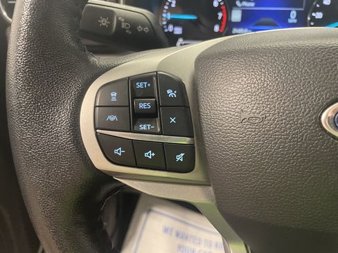 Used 2022 Ford Explorer XLT w/ Equipment Group 202A image 18