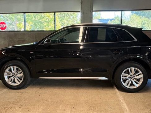 Used 2023 Audi Q5 2.0T Premium w/ Convenience Package AWD/4WD image 2