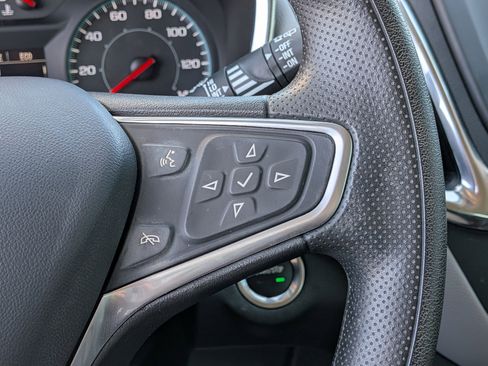 Used 2022 Chevrolet Equinox LS image 26