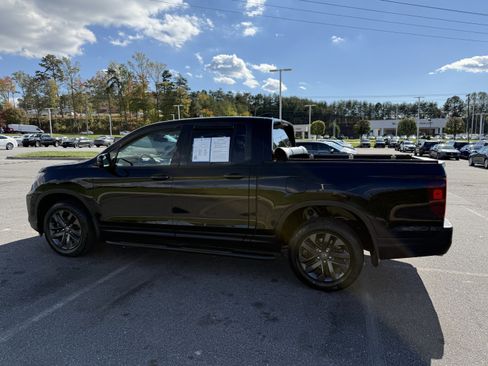 Used 2021 Honda Ridgeline Sport image 6