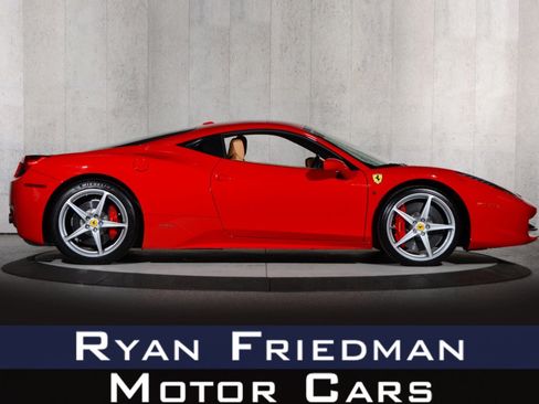 Used 2015 Ferrari 458 Italia Coupe RWD image 1