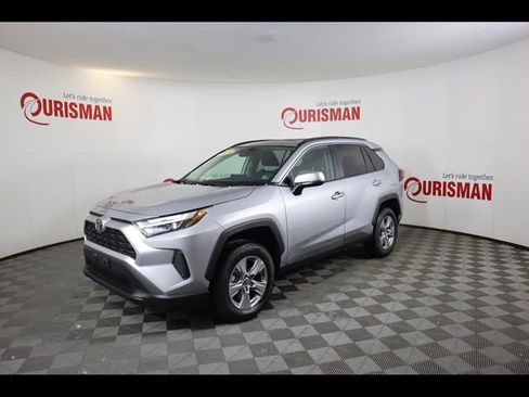 Used 2025 Toyota RAV4 XLE w/ Convenience Package image 2