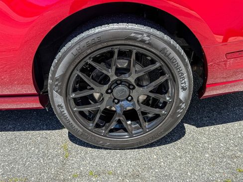 Used 2013 Ford Mustang Coupe RWD image 18