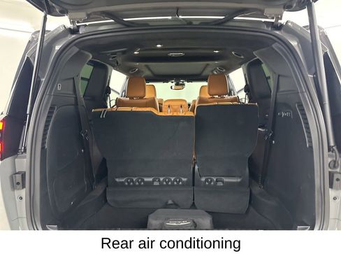 Used 2023 Chrysler Pacifica Pinnacle w/ Trailer Tow Group image 26