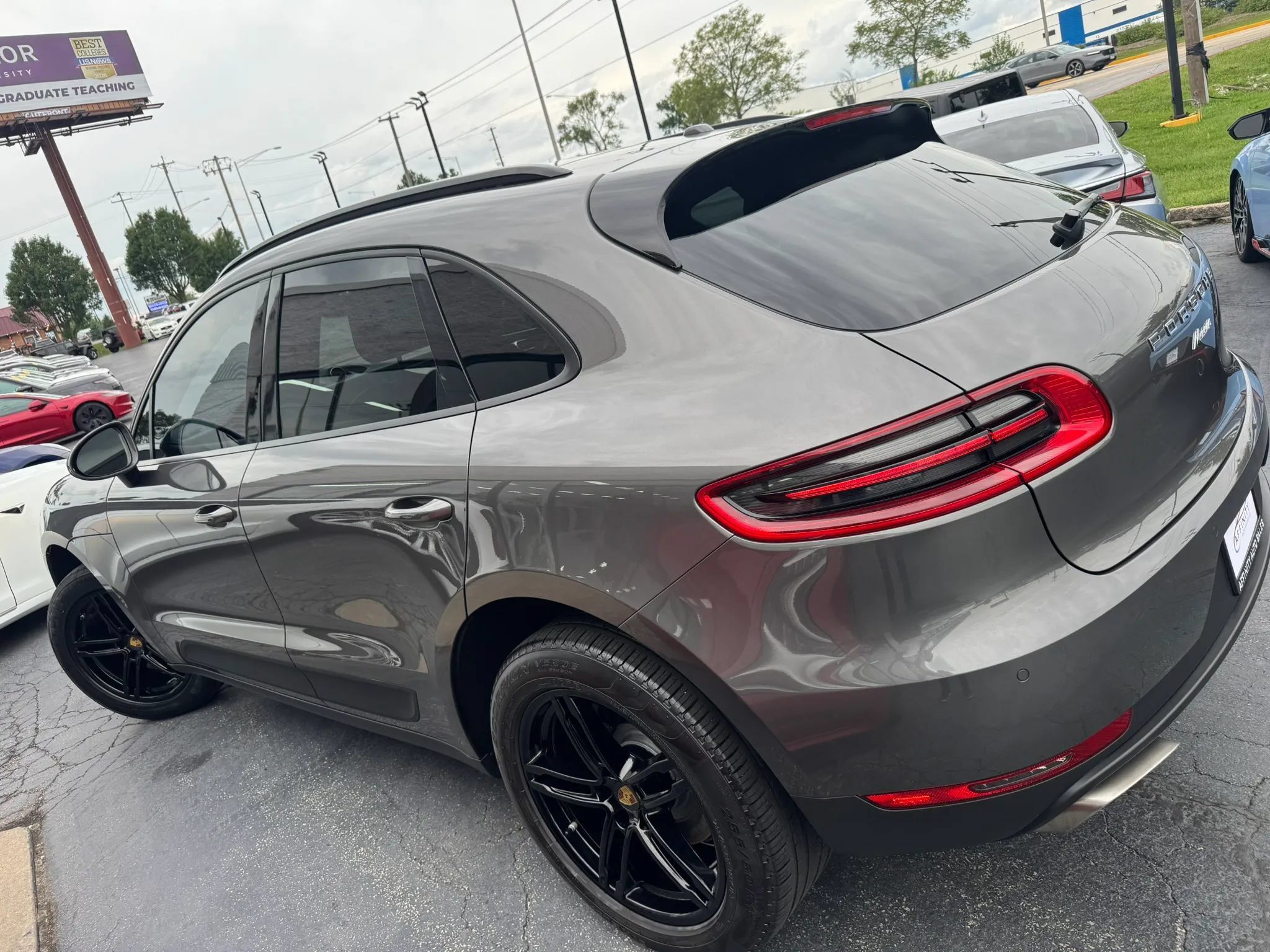 Used 2018 Porsche Macan AWD/4WD image 4