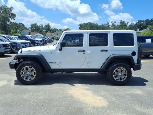 Used 2017 Jeep Wrangler Unlimited Rubicon w/ Connectivity Group AWD/4WD image 4