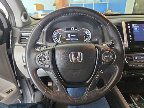 Used 2018 Honda Pilot Touring image 14