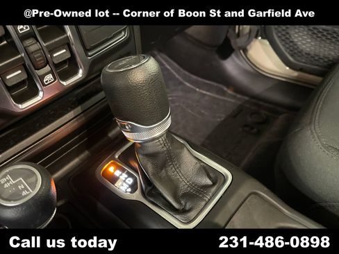 Used 2022 Jeep Gladiator Sport AWD/4WD image 25