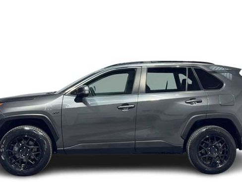 Used 2021 Toyota RAV4 XLE FWD image 1