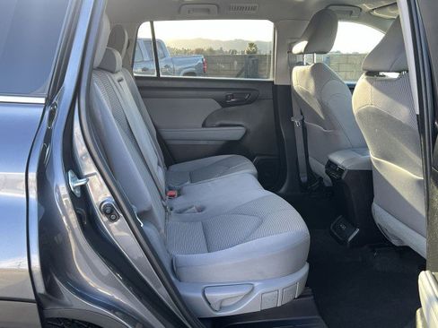 Used 2023 Toyota Highlander LE image 26