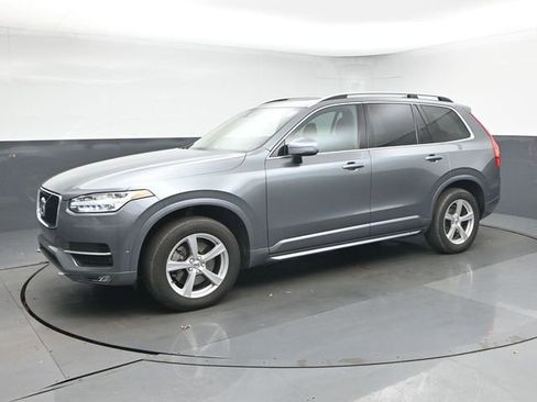 Used 2018 Volvo XC90 T5 Momentum w/ Convenience Package image 4