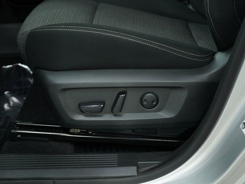 Used 2022 Nissan Rogue SV image 20