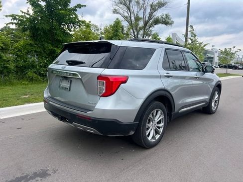 Used 2024 Ford Explorer XLT w/ Equipment Group 202A AWD/4WD image 5