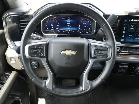 Used 2025 Chevrolet Silverado 1500 LT RWD image 6