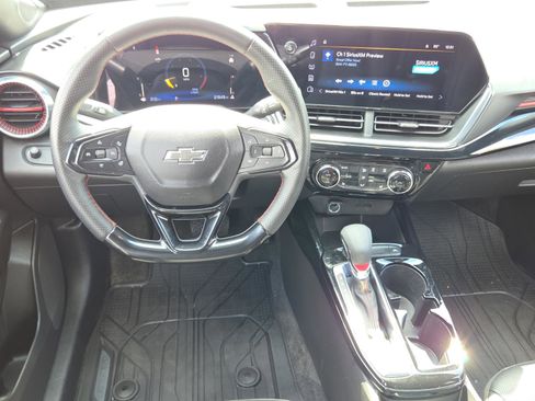Certified 2025 Chevrolet Trax RS w/ Driver Confidence Package FWD image 11