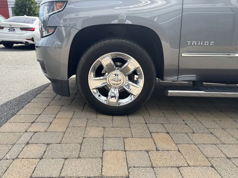 Used 2018 Chevrolet Tahoe LT w/ LT Signature Package AWD/4WD image 6