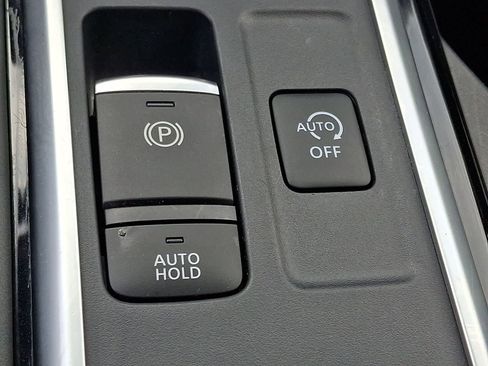 Used 2025 Nissan Pathfinder SL AWD/4WD image 26