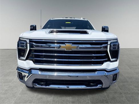 New 2026 Chevrolet Silverado 2500 LTZ w/ LTZ Convenience Package AWD/4WD image 9