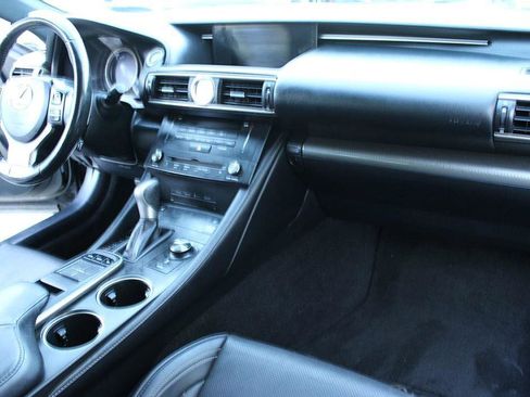 Used 2016 Lexus RC 200t image 22