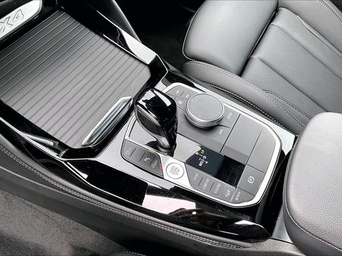 Certified 2025 BMW X4 xDrive30i AWD/4WD image 17