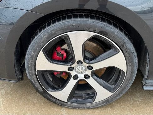 Used 2016 Volkswagen GTI SE w/ Lighting Package (SEL) FWD image 10