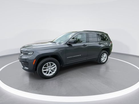 Used 2025 Jeep Grand Cherokee Laredo X AWD/4WD image 8