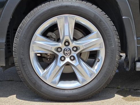 Used 2017 Toyota Highlander Limited image 14