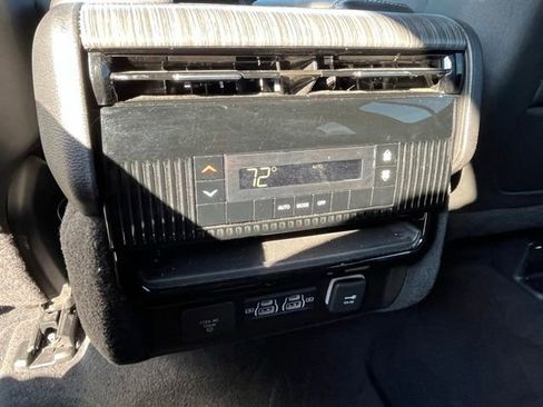 Used 2024 Jeep Wagoneer L Series II w/ Flexible Seating Group image 26