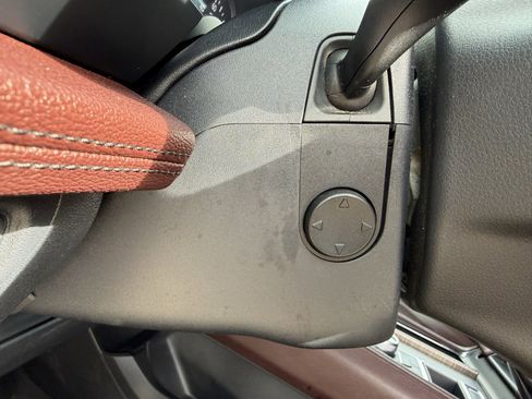 Used 2023 Ford Expedition Limited image 17