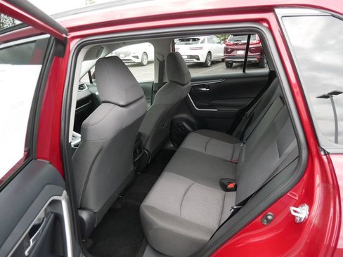 Certified 2019 Toyota RAV4 XLE w/ Convenience Package AWD/4WD image 11