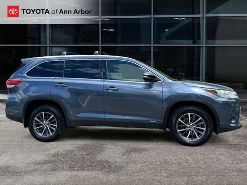 Used 2019 Toyota Highlander XLE AWD/4WD image 13