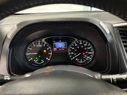 Used 2017 Nissan Pathfinder Platinum w/ Midnight Edition Package FWD image 26