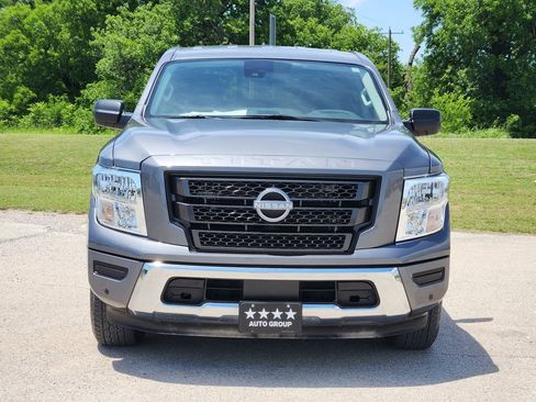 Used 2024 Nissan Titan SV w/ SV Convenience Package RWD image 2