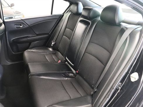 Used 2017 Honda Accord Sport image 17