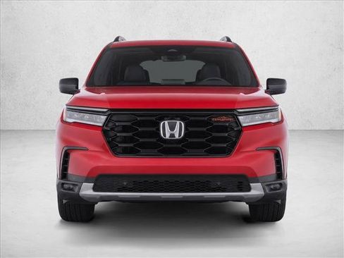 Certified 2023 Honda Pilot TrailSport image 2