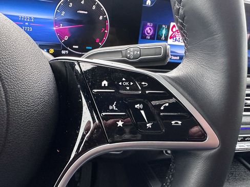 Used 2025 Mercedes-Benz GLE 350 4MATIC image 23