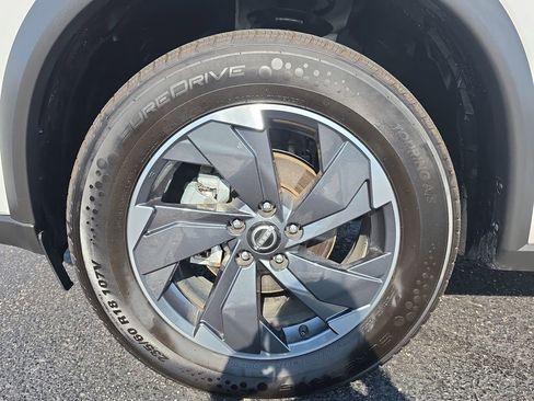 Used 2024 Nissan Rogue SV image 29