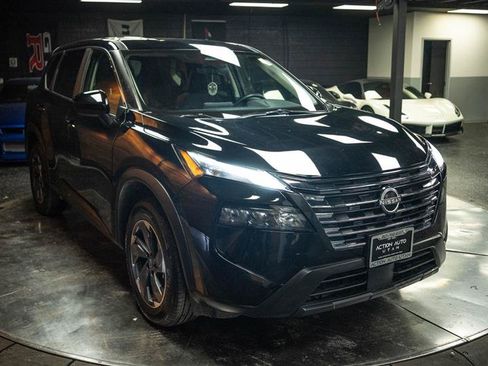 Used 2025 Nissan Rogue SV FWD image 5