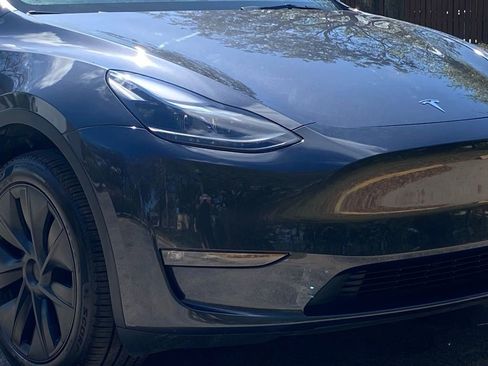 Used 2025 Tesla Model Y Long Range image 10