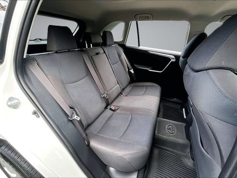 Used 2020 Toyota RAV4 LE w/ All Weather Liner Package AWD/4WD image 25