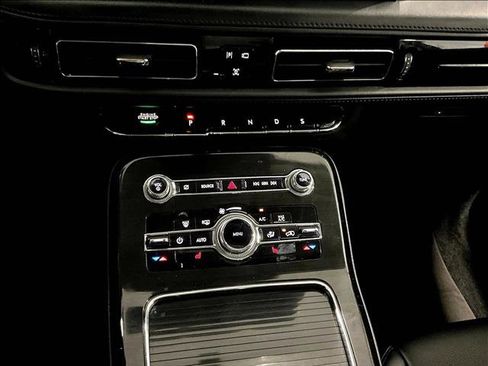 Used 2023 Lincoln Nautilus FWD w/ Premium Package image 24