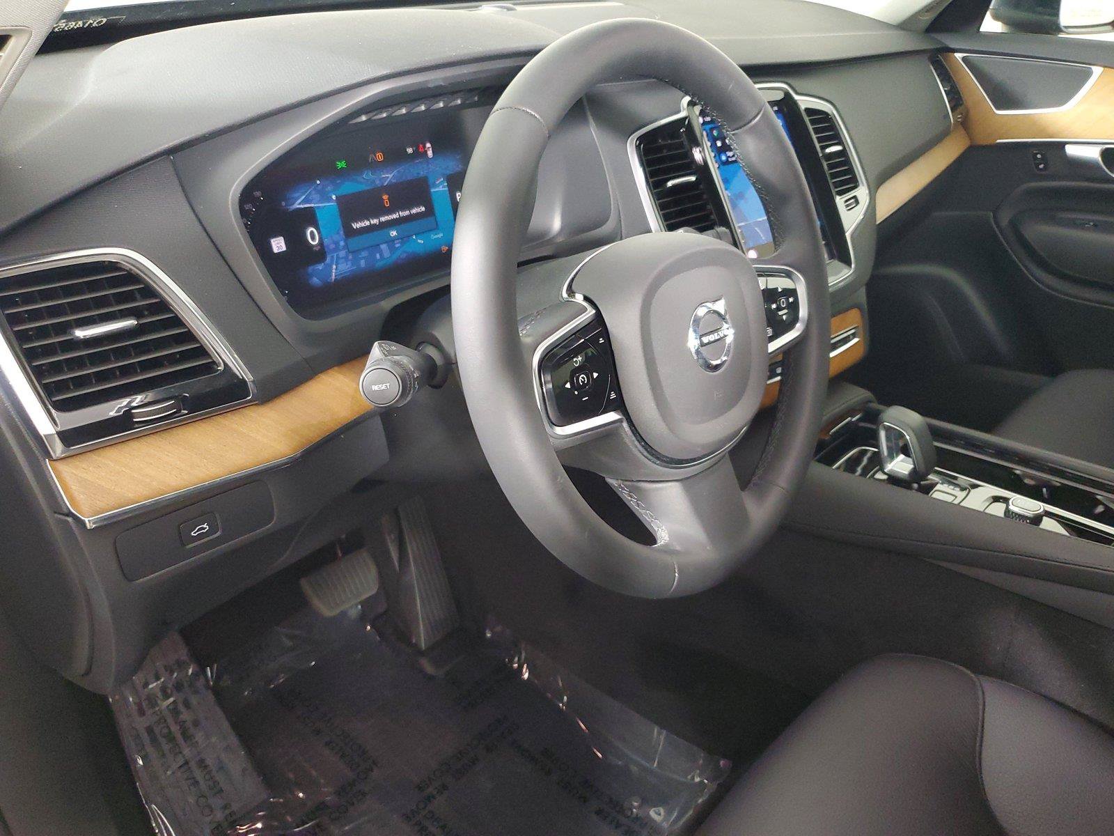 Certified 2023 Volvo XC90 B6 Plus w/ Protection Package Premier AWD/4WD image 25